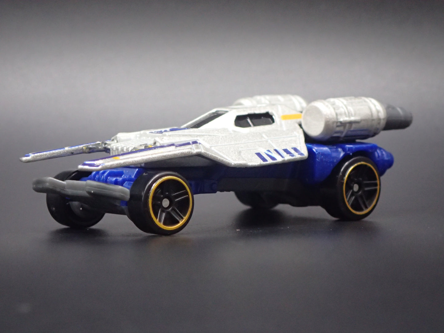 DPV32 U-WING STAR WARS 1/64 SCALE COLLECTIBLE DIORAMA DIECAST MODEL CAR