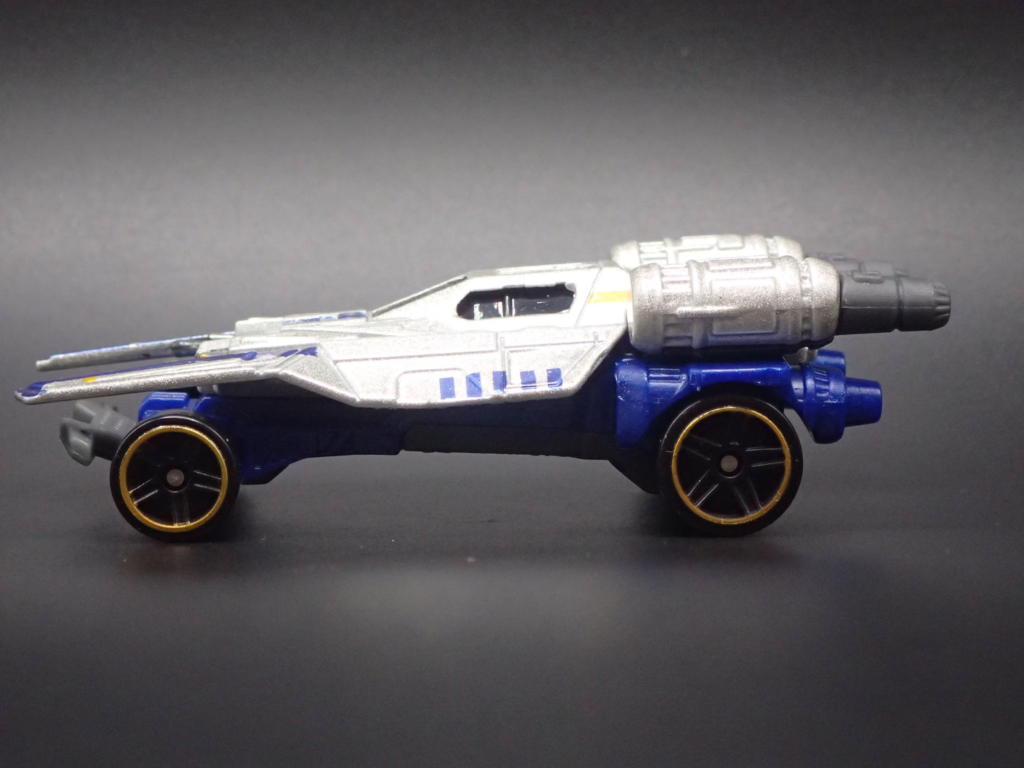 DPV32 U-WING STAR WARS 1/64 SCALE COLLECTIBLE DIORAMA DIECAST MODEL CAR