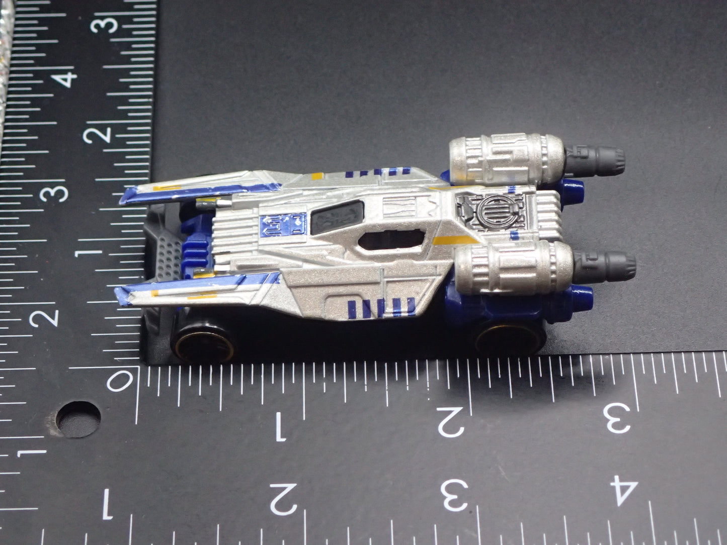 DPV32 U-WING STAR WARS 1/64 SCALE COLLECTIBLE DIORAMA DIECAST MODEL CAR