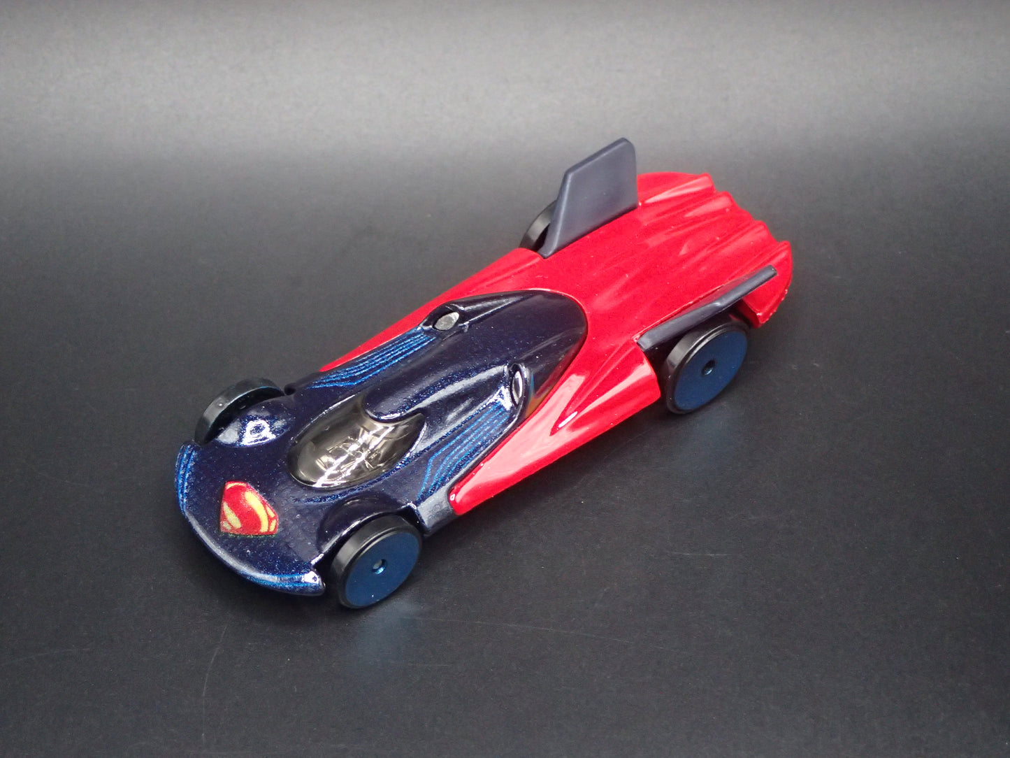 SUPERMAN DC COMICS CHARACTER CARS 1:64 SCALE DIORAMA DIECAST MODEL CAR
