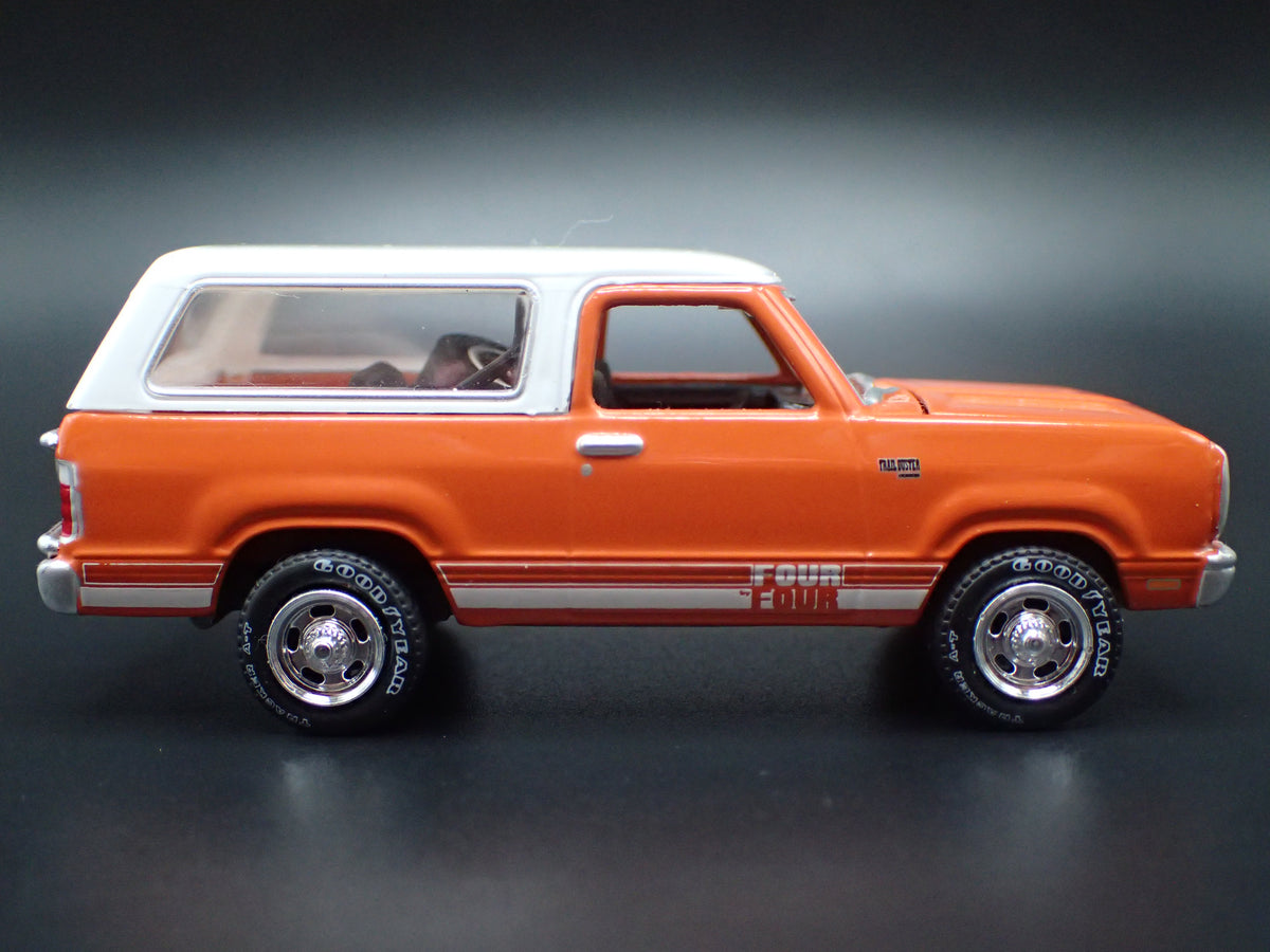 1978 78 PLYMOUTH TRAIL DUSTER SUV 4X4 1/64 SCALE COLLECTIBLE DIECAST MODEL CAR