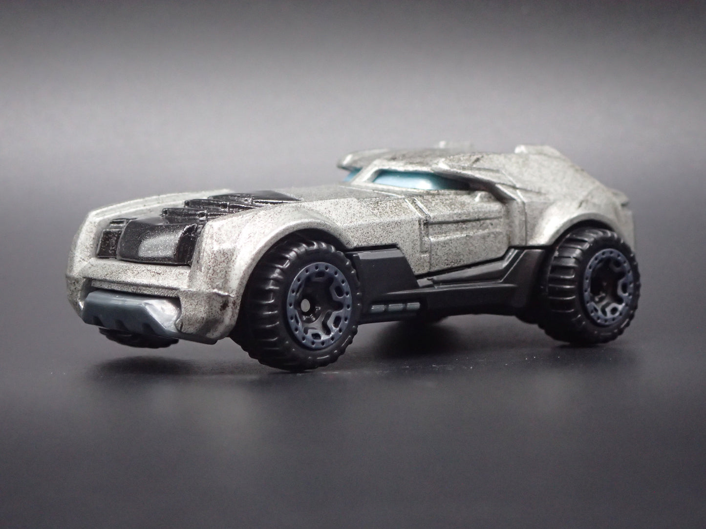 ARMORED BATMAN DC COMICS CHARACTER CARS 1:64 SCALE DIORAMA DIECAST MODEL CAR