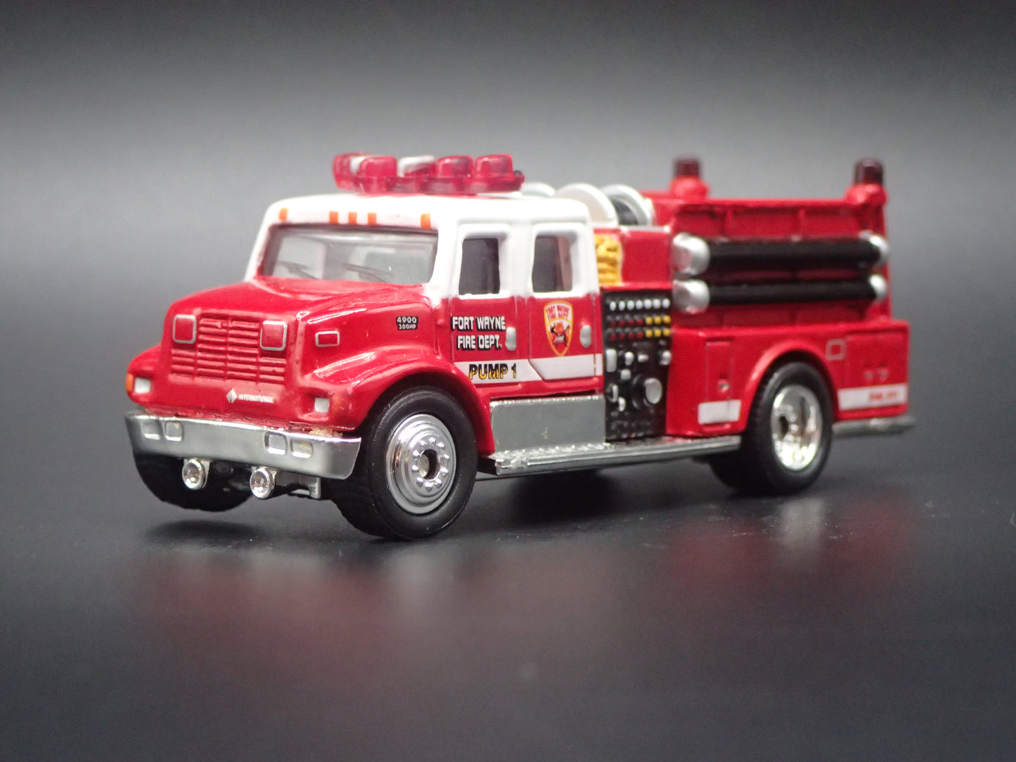 INTERNATIONAL PUMPER FIRE TRUCK FT WAYNE RED 1:64 MB SCALE DIECAST MODEL CAR