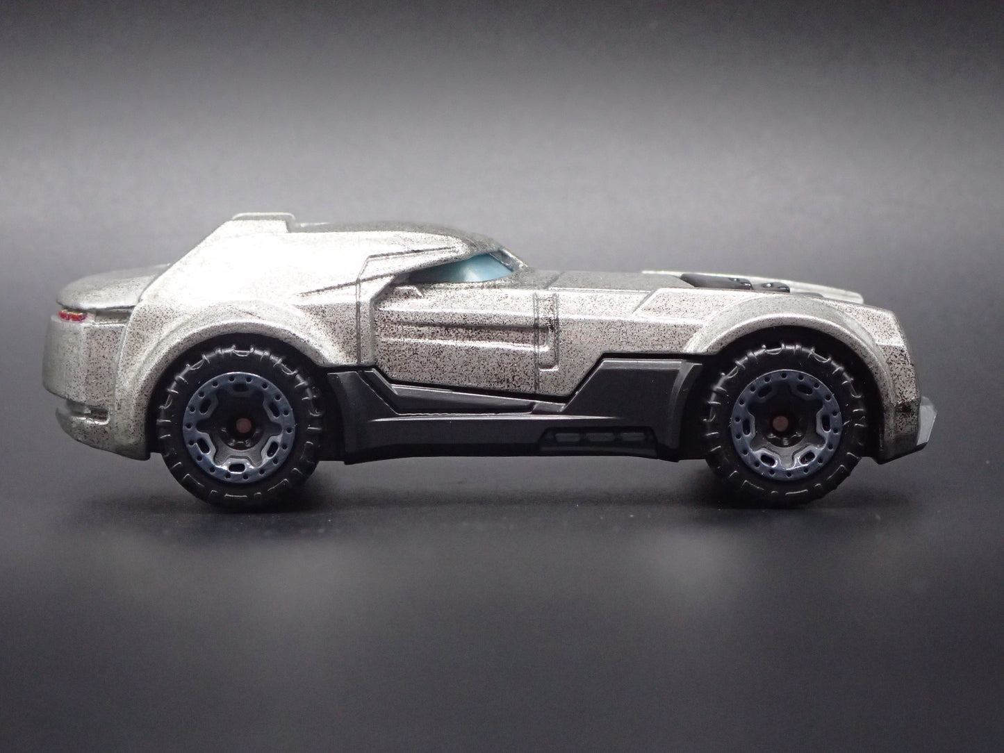 ARMORED BATMAN DC COMICS CHARACTER CARS 1:64 SCALE DIORAMA DIECAST MODEL CAR