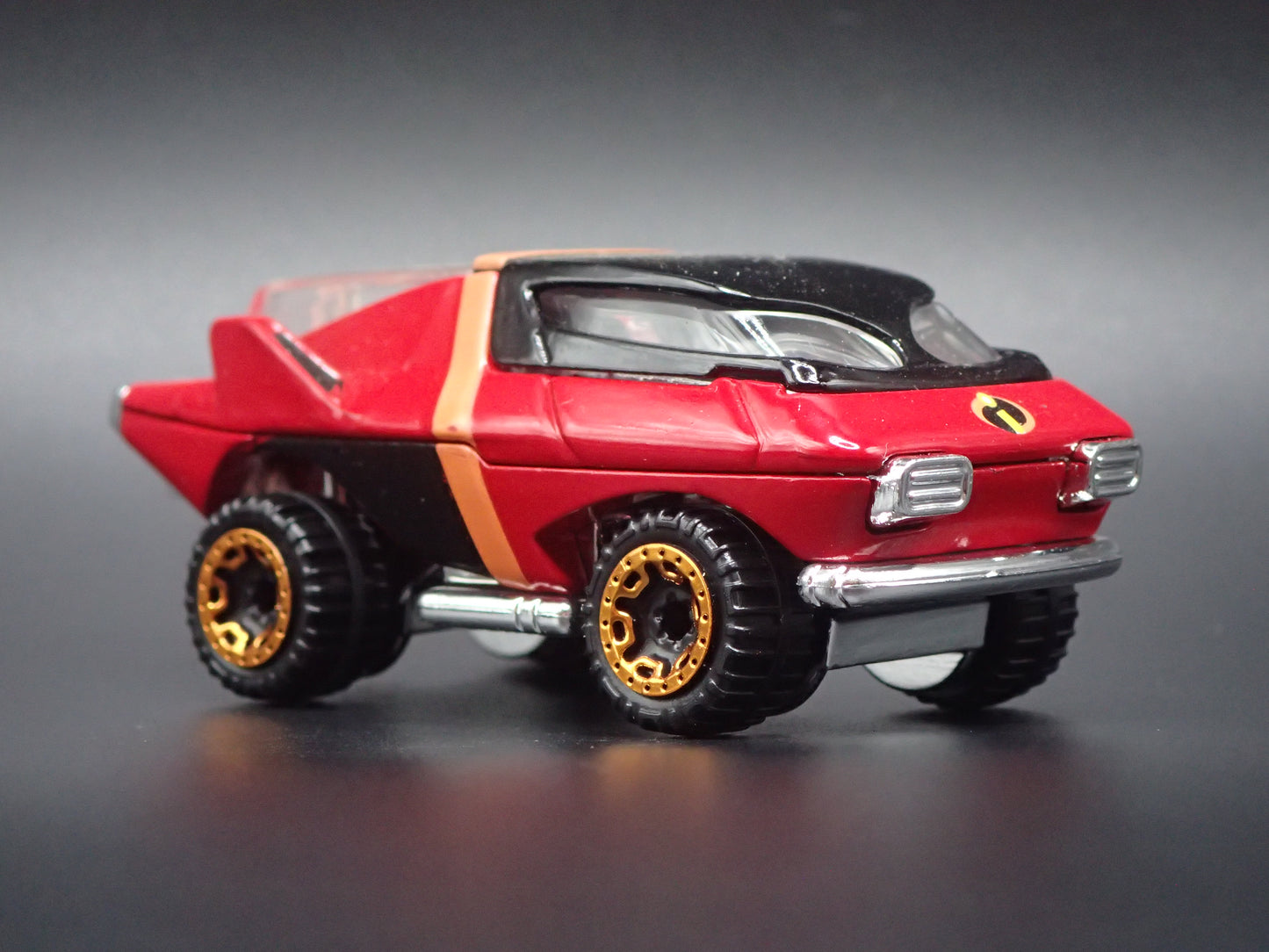 MR INCREDIBLE DC COMICS CHARACTER CARS 1:64 SCALE DIORAMA DIECAST MODEL CAR