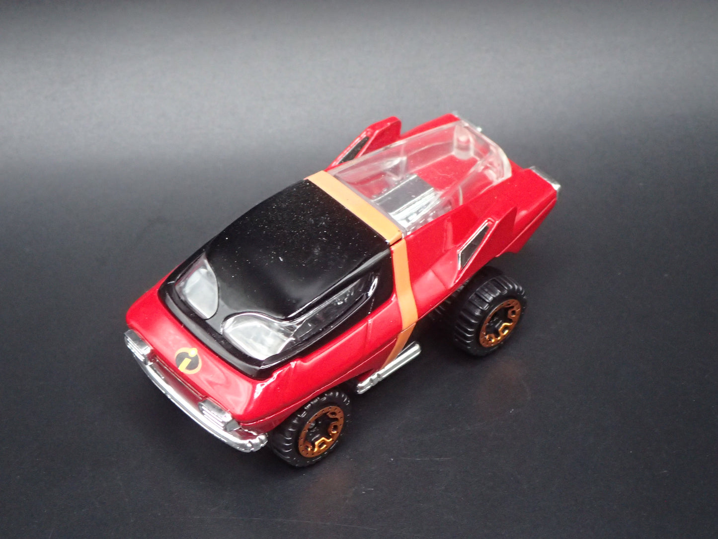MR INCREDIBLE DC COMICS CHARACTER CARS 1:64 SCALE DIORAMA DIECAST MODEL CAR