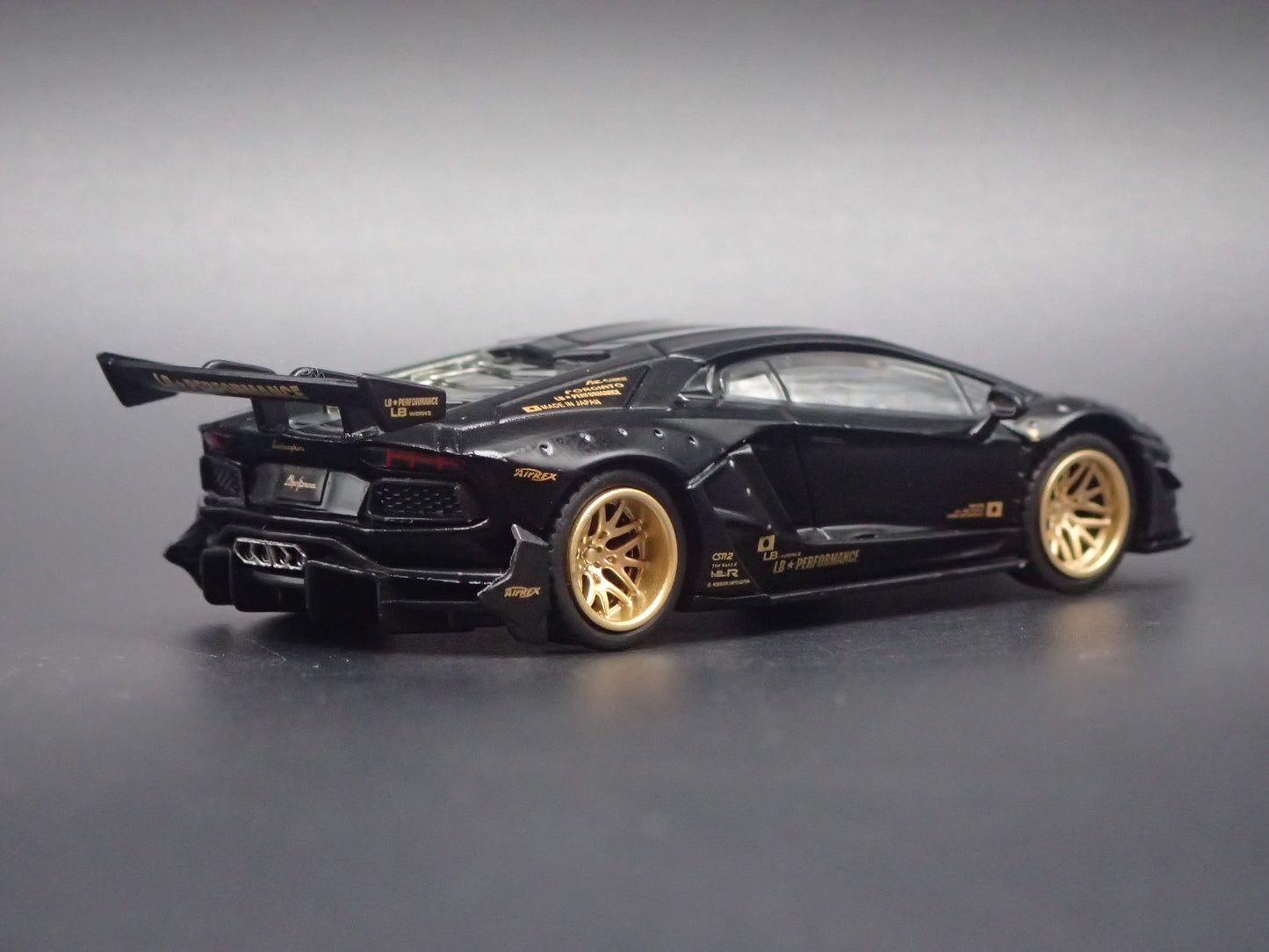 2012-2022 LAMBORGHINI AVENTADOR SUPER CAR 1:64 SCALE DIORAMA DIECAST MODEL CAR