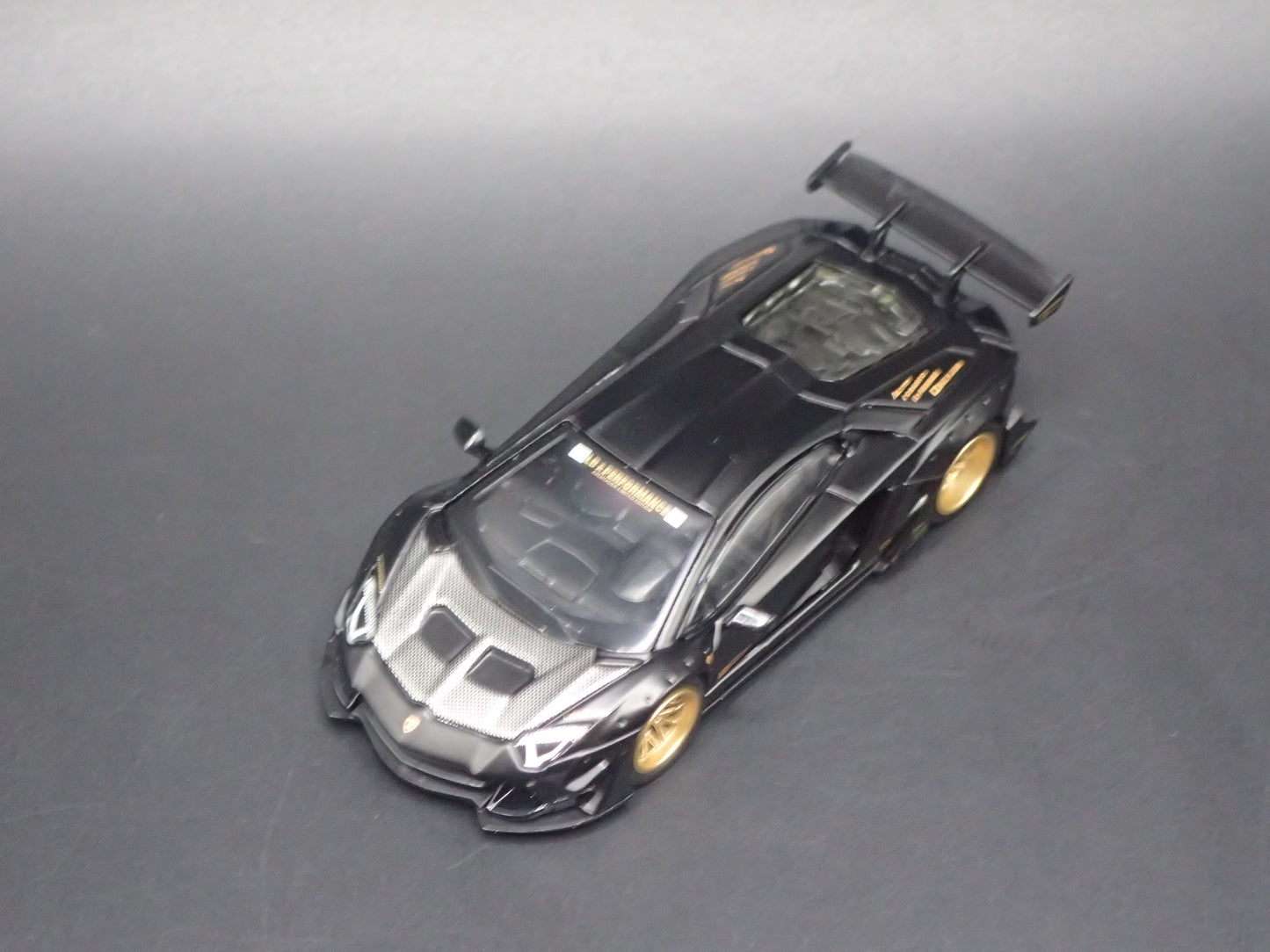 2012-2022 LAMBORGHINI AVENTADOR SUPER CAR 1:64 SCALE DIORAMA DIECAST MODEL CAR