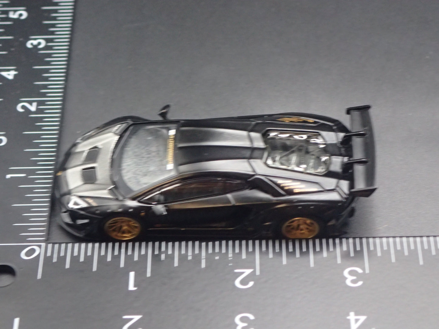 2012-2022 LAMBORGHINI AVENTADOR SUPER CAR 1:64 SCALE DIORAMA DIECAST MODEL CAR