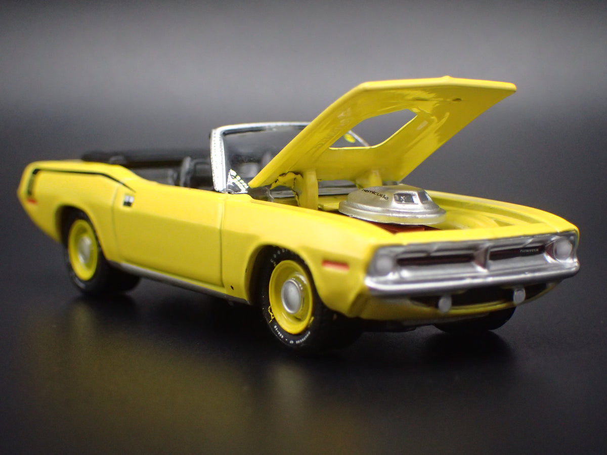 1971 PLYMOUTH CUDA HEMI CONVERTIBLE YELLOW 1/64 SCALE COLLECTIBLE DIECAST MODEL CAR