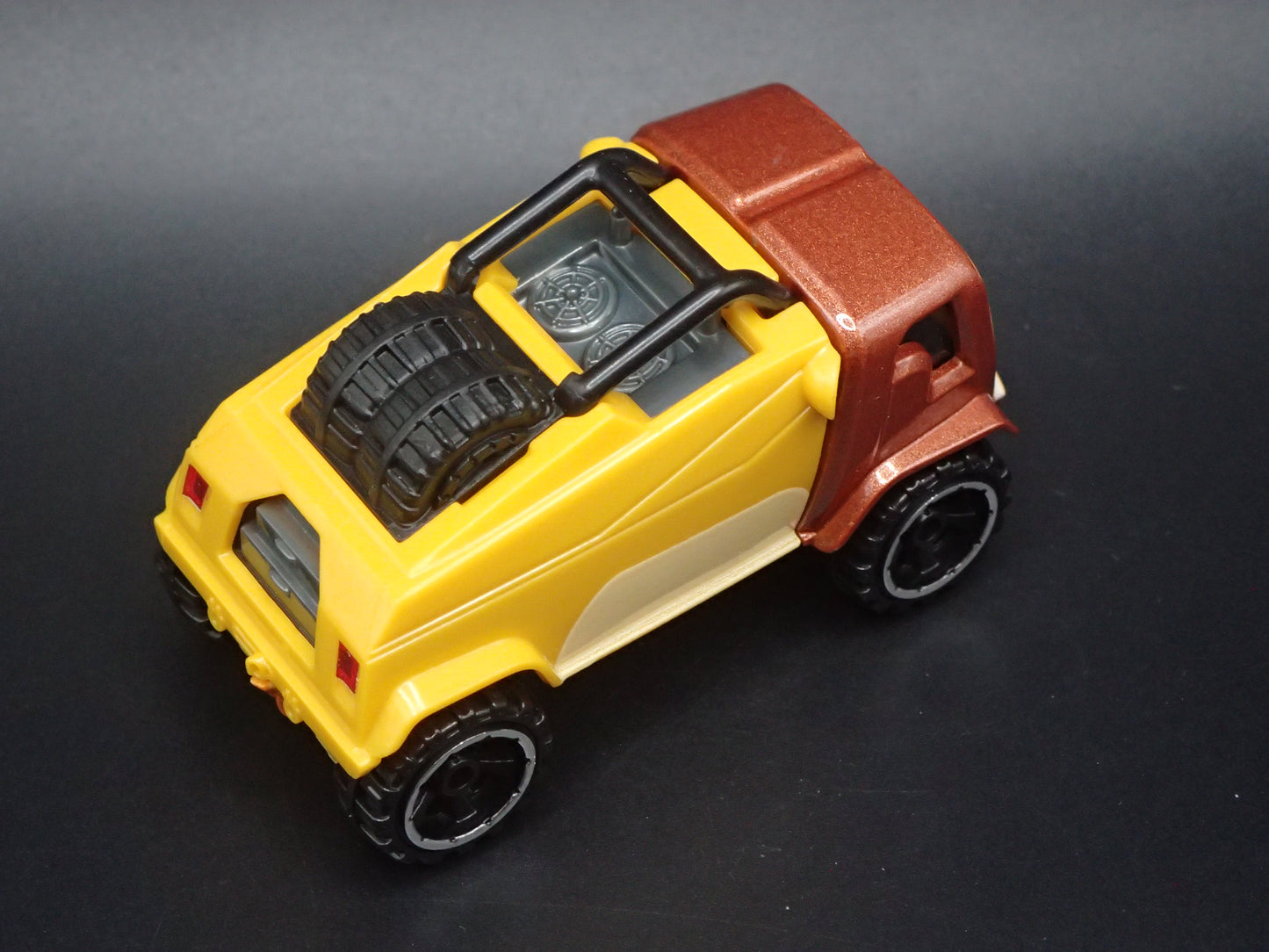 SIMBA DISNEY CHARACTER CARS 1:64 SCALE DIORAMA DIECAST MODEL CAR