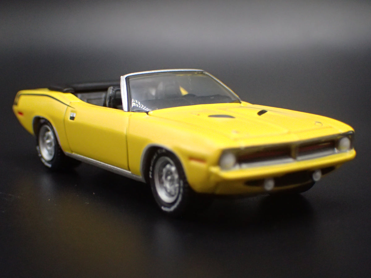 1971 PLYMOUTH CUDA 383 CONVERTIBLE YELLOW 1/64 SCALE COLLECTIBLE DIECAST MODEL CAR