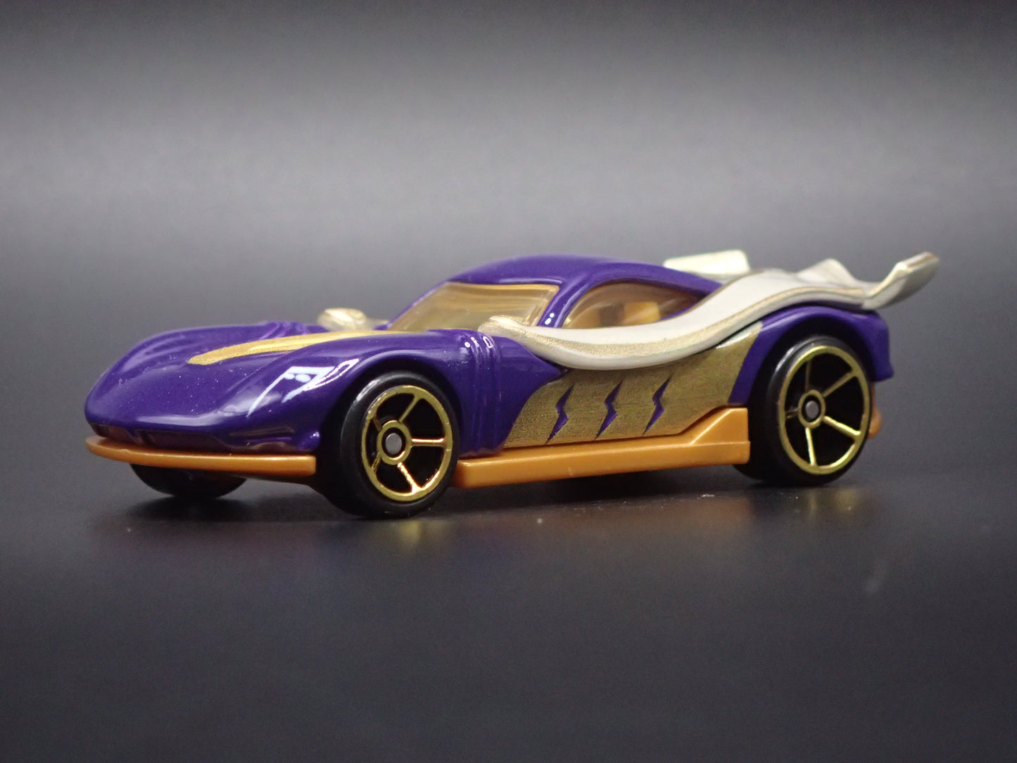 DARLA SHAZAM DC COMICS CHARACTER CARS 1:64 SCALE DIORAMA DIECAST MODEL CAR