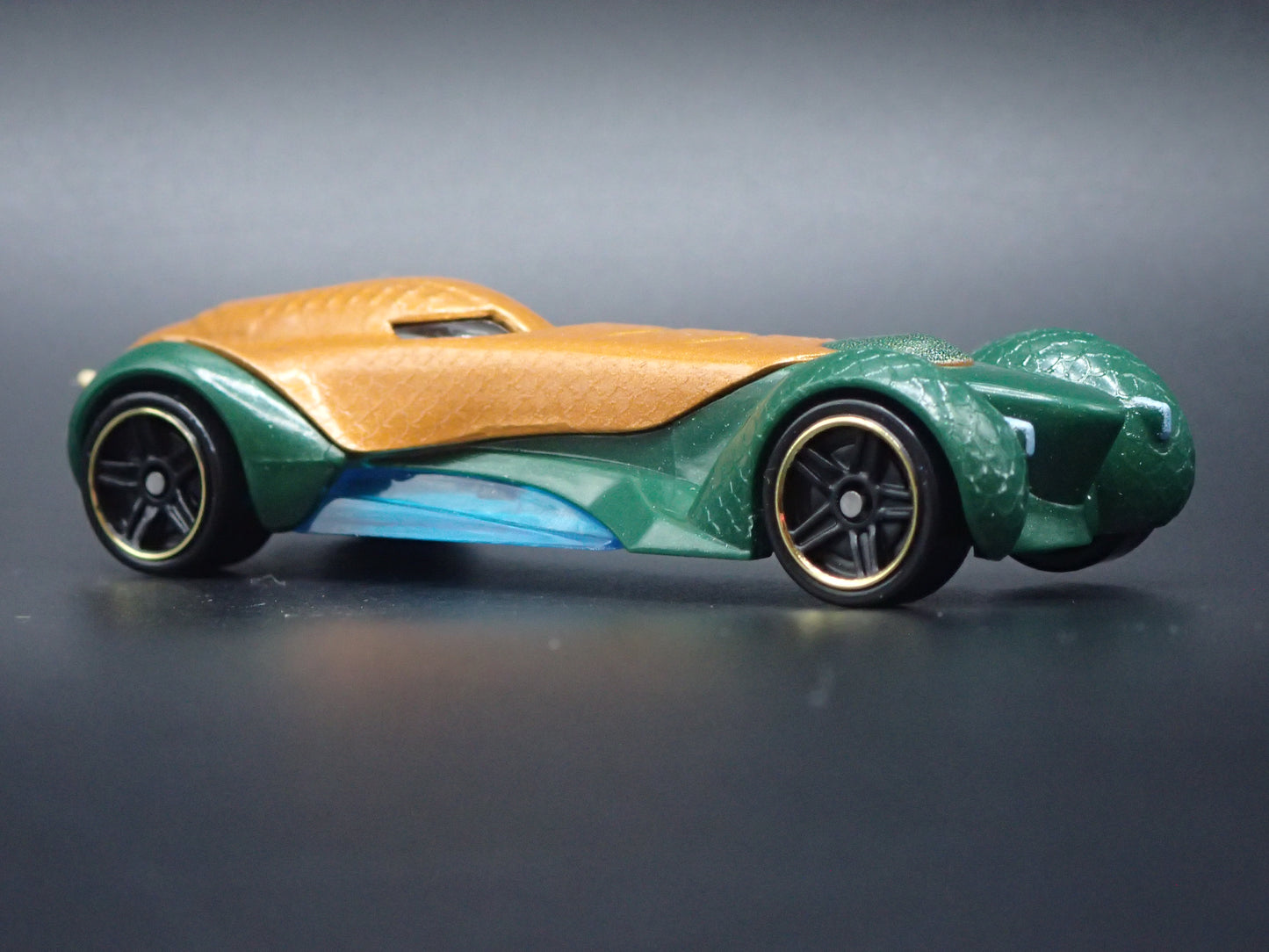 AQUAMAN DC COMICS CHARACTER CARS 1:64 SCALE DIORAMA DIECAST MODEL CAR