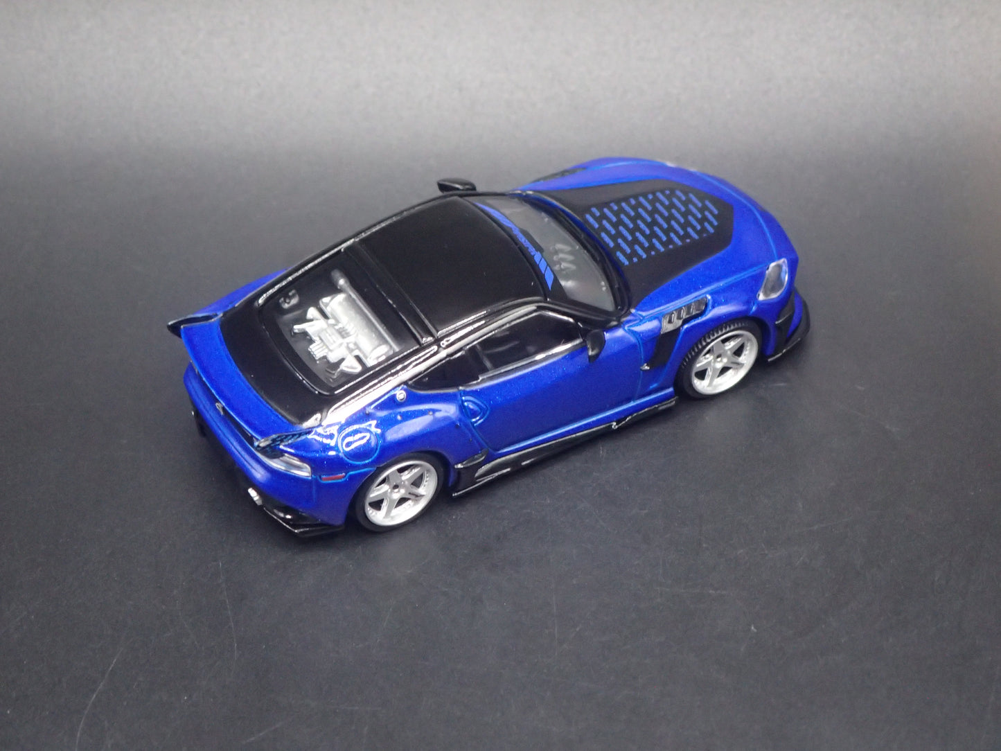 2023-2026 NISSAN Z VEILSIDE FFZ400 BLUE 1:64 SCALE DIORAMA DIECAST MODEL CAR
