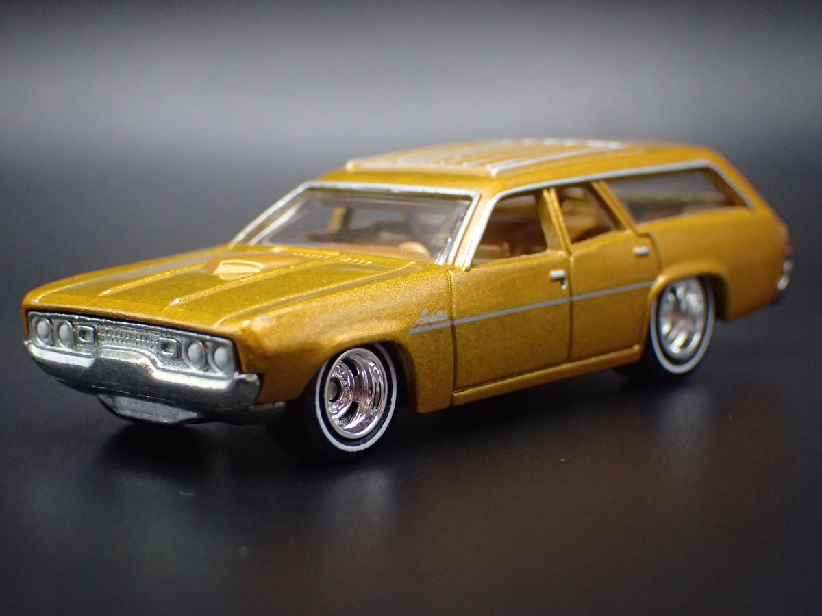 1971 71 PLYMOUTH SATELLITE STATION WAGON 1/64 SCALE DIORAMA DIECAST MODEL CAR