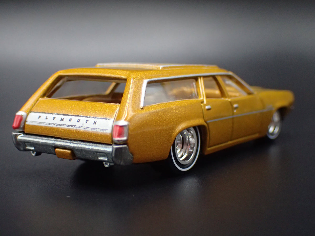 1971 71 PLYMOUTH SATELLITE STATION WAGON 1/64 SCALE DIORAMA DIECAST MODEL CAR