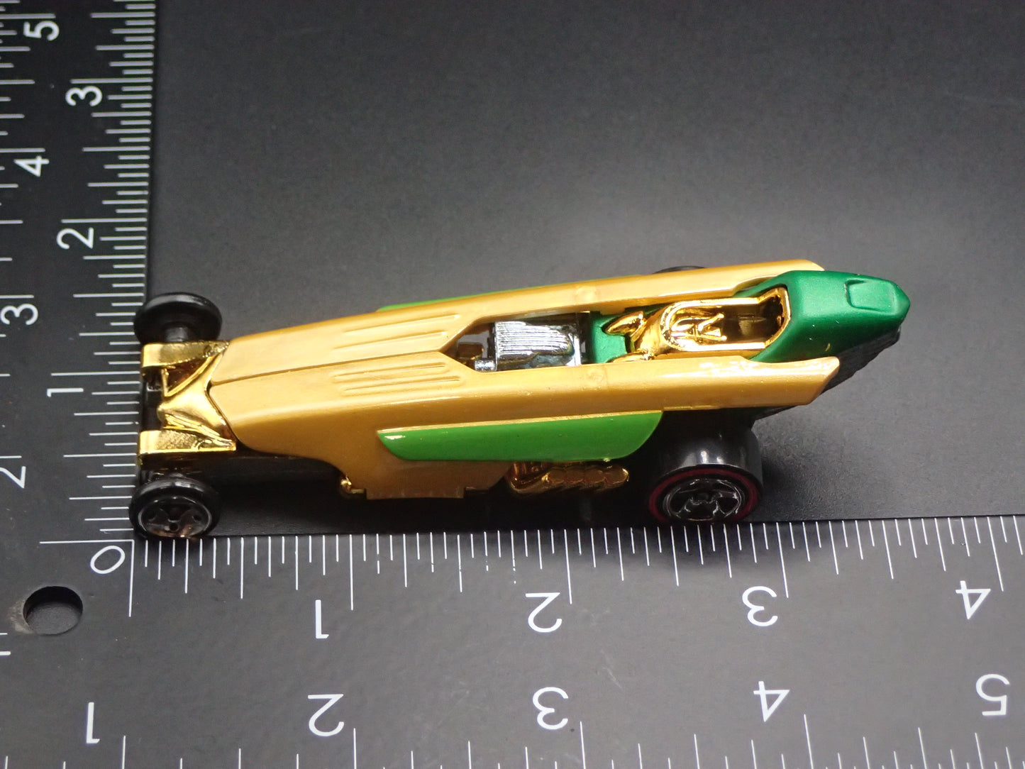 HAWKMAN DC COMICS CHARACTER CARS 1:64 SCALE DIORAMA DIECAST MODEL CAR