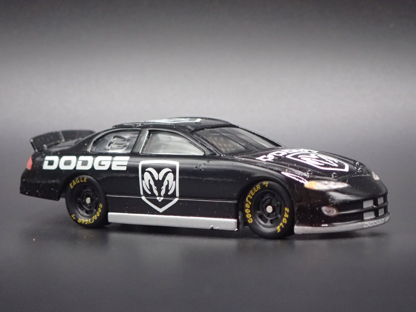 2001 01 DODGE INTREPID NASCAR BLACK 1:64 SCALE DIECAST MODEL CAR