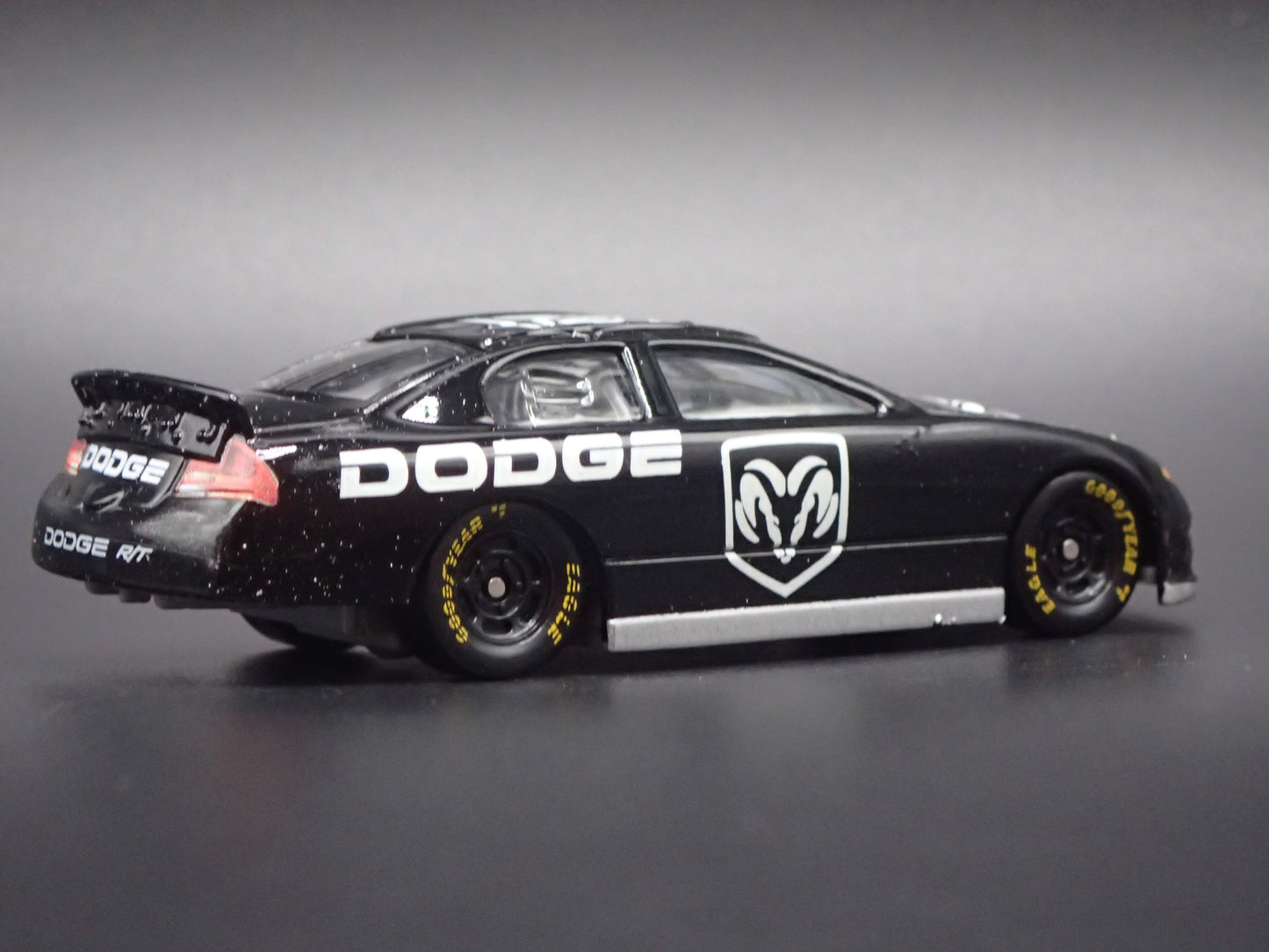 2001 01 DODGE INTREPID NASCAR BLACK 1:64 SCALE DIECAST MODEL CAR
