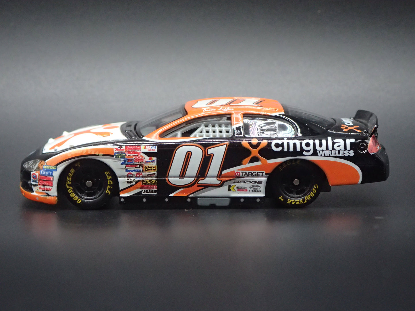 2001 01 DODGE INTREPID 01 JASON LEFFLER NASCAR 1:64 SCALE DIECAST MODEL CAR