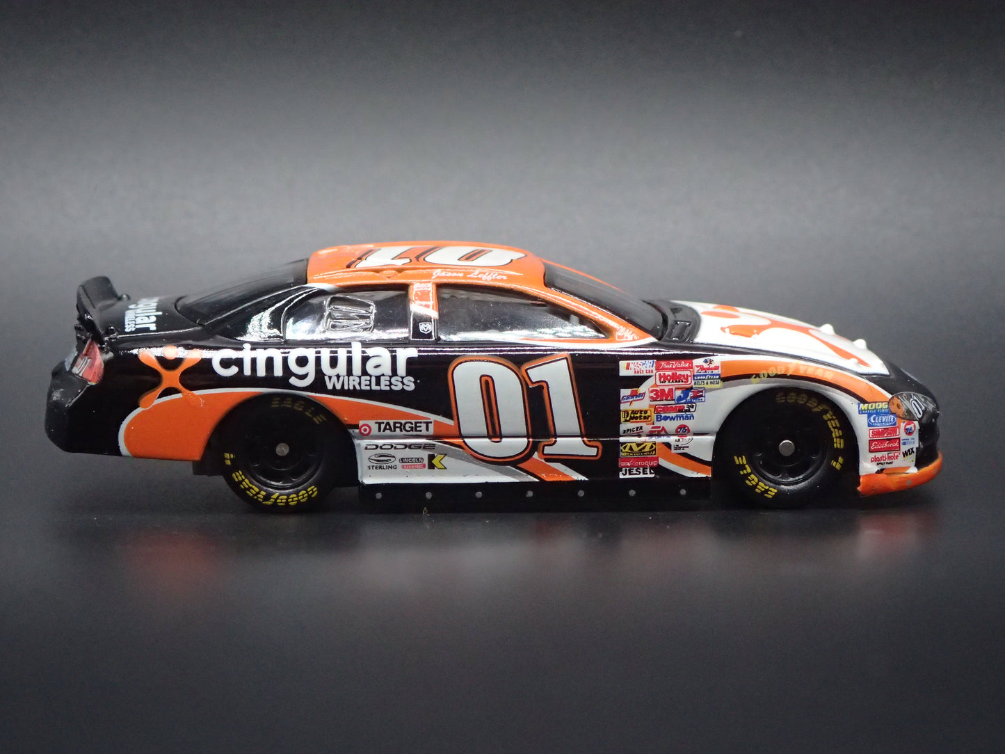 2001 01 DODGE INTREPID 01 JASON LEFFLER NASCAR 1:64 SCALE DIECAST MODEL CAR