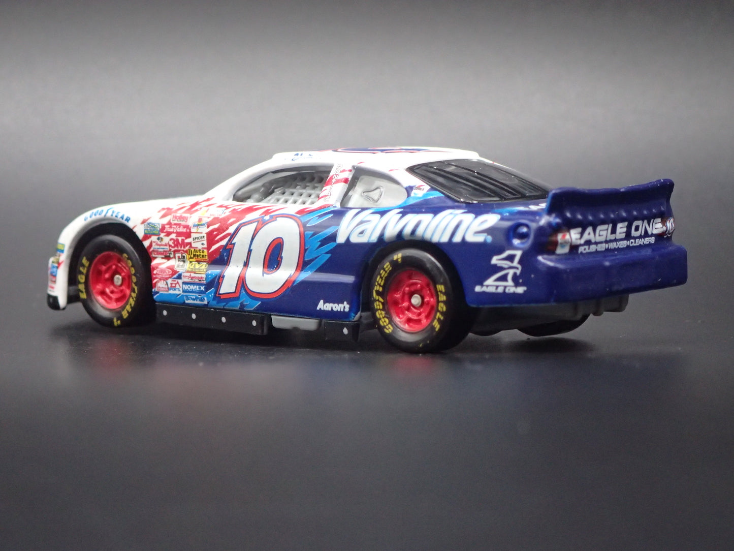2001 PONTIAC GRAND PRIX 10 JOHNNY BENSON NASCAR 1:64 SCALE DIECAST MODEL CAR