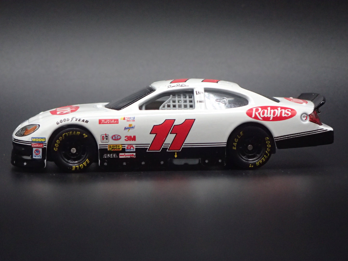 2001 01 FORD TAURUS 11 BRETT BODINE NASCAR 1:64 SCALE DIECAST MODEL CAR