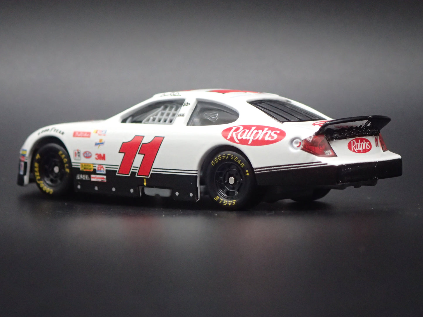 2001 01 FORD TAURUS 11 BRETT BODINE NASCAR 1:64 SCALE DIECAST MODEL CAR