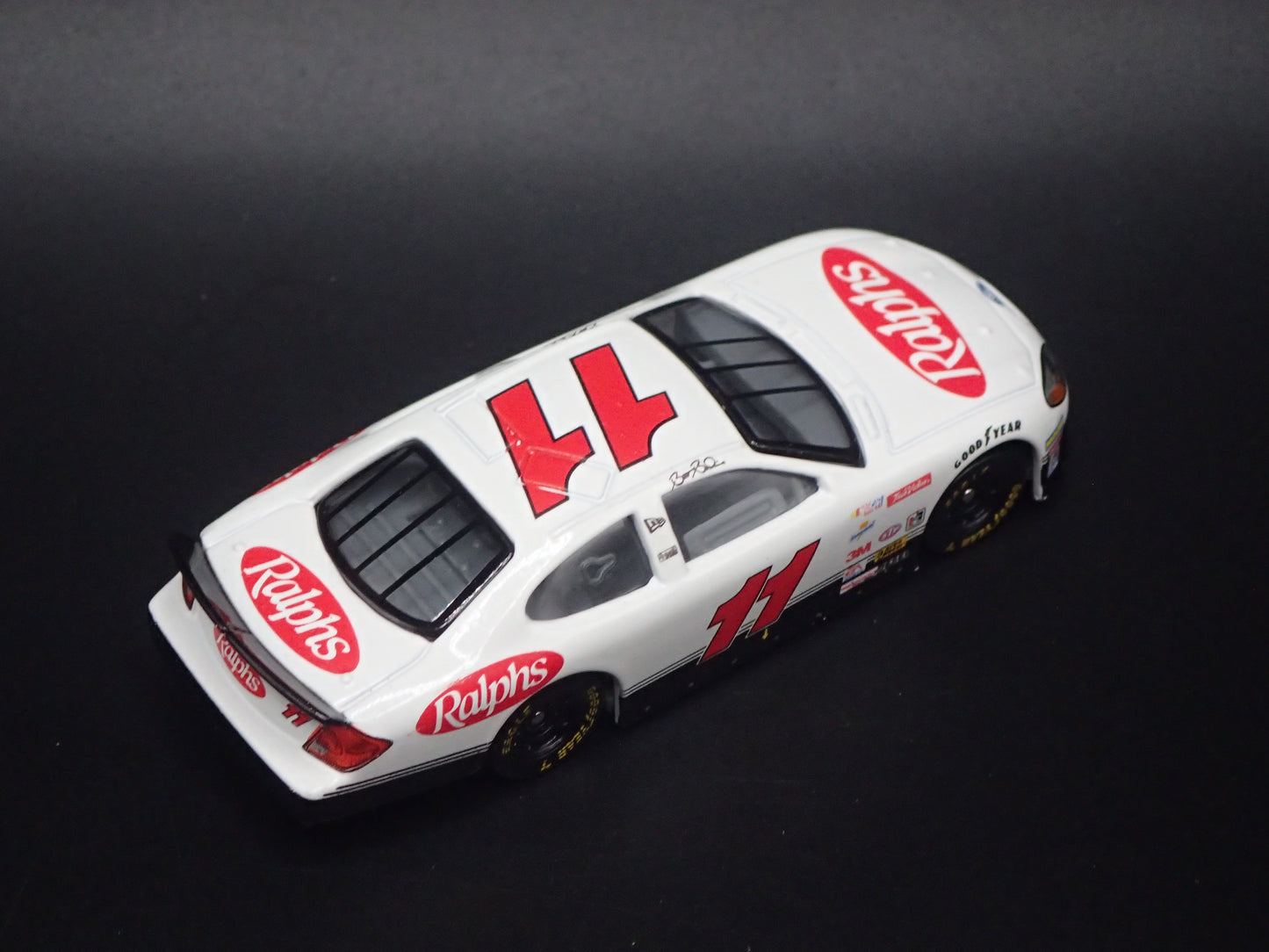 2001 01 FORD TAURUS 11 BRETT BODINE NASCAR 1:64 SCALE DIECAST MODEL CAR