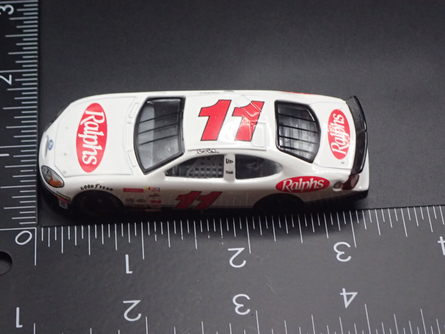 2001 01 FORD TAURUS 11 BRETT BODINE NASCAR 1:64 SCALE DIECAST MODEL CAR