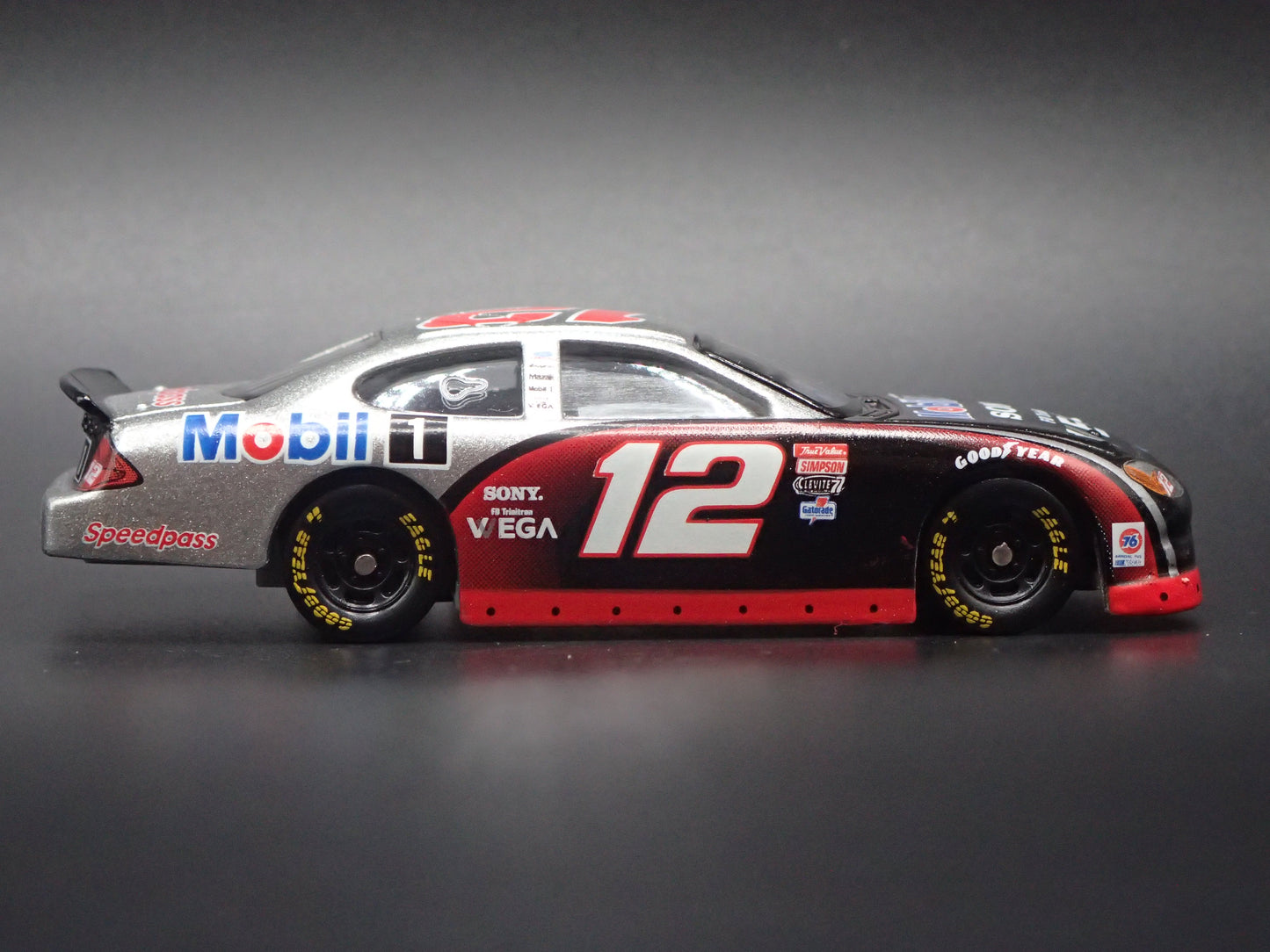 2001 01 FORD TAURUS 12 JEREMY MAYFIELD NASCAR 1:64 SCALE DIECAST MODEL CAR