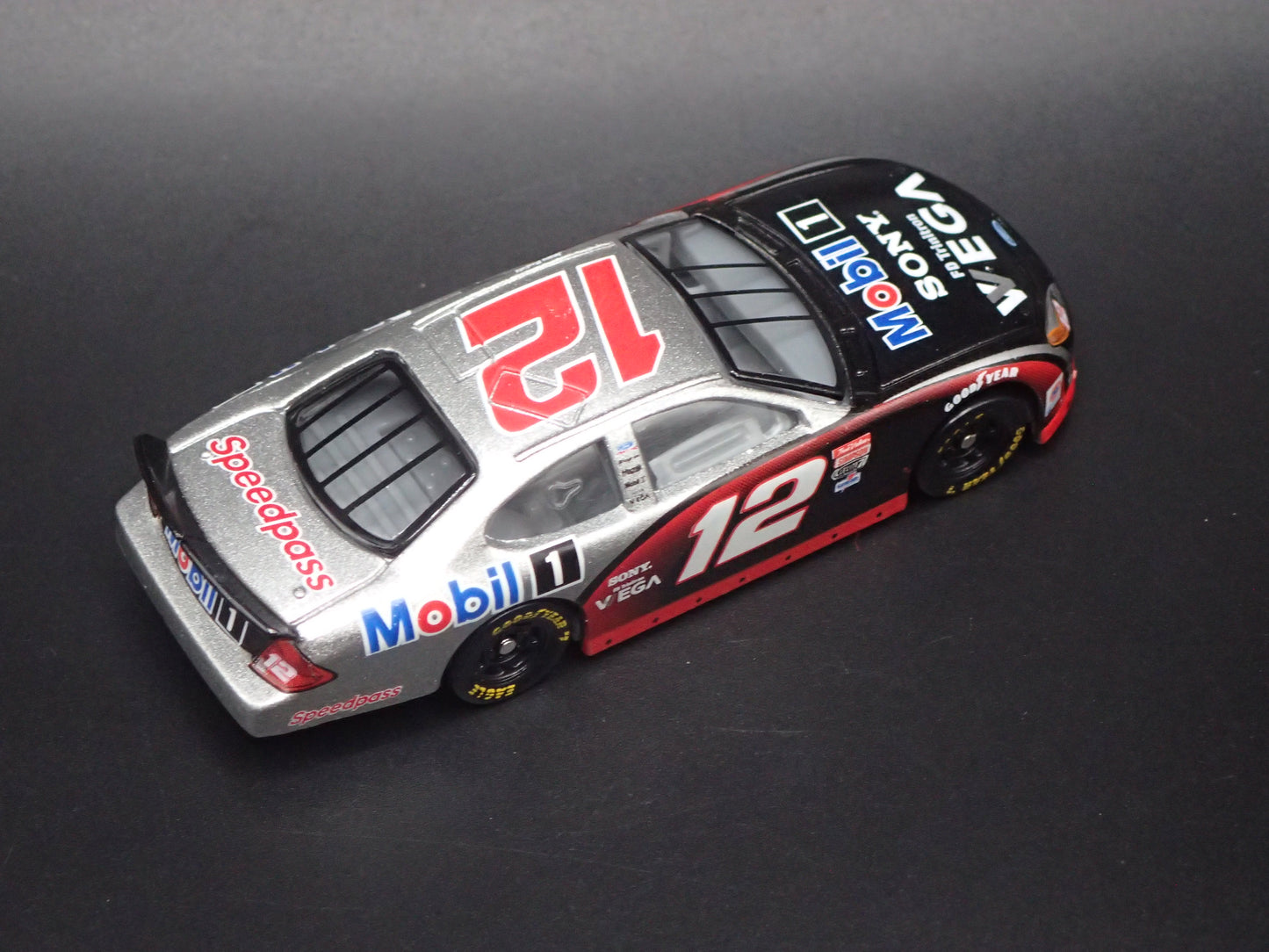 2001 01 FORD TAURUS 12 JEREMY MAYFIELD NASCAR 1:64 SCALE DIECAST MODEL CAR