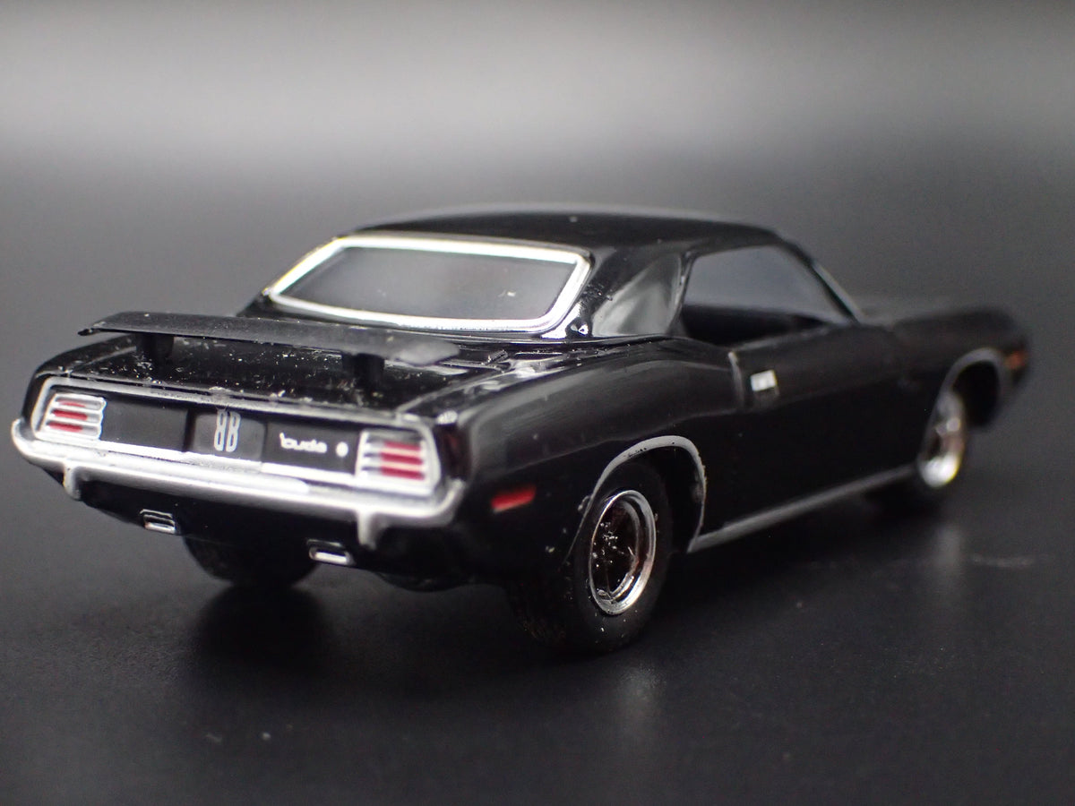1970 70 PLYMOUTH HEMI CUDA BLACK 1:64 SCALE COLLECTIBLE DIORAMA DIECAST MODEL CAR