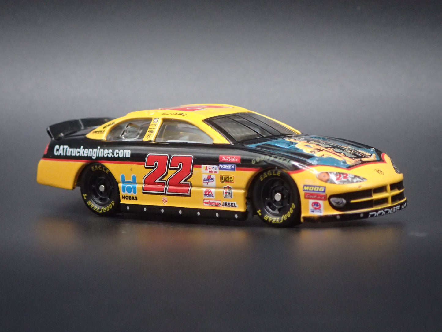 2001 01 DODGE INTREPID 22 WARD BURTON NASCAR 1:64 SCALE DIECAST MODEL CAR