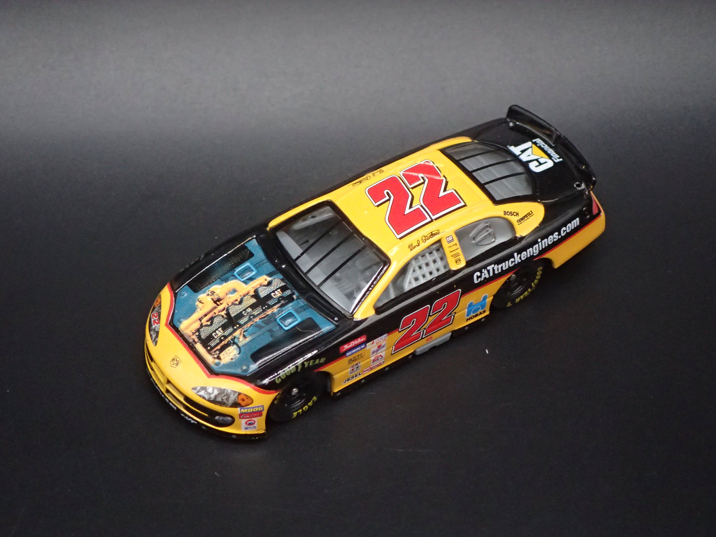 2001 01 DODGE INTREPID 22 WARD BURTON NASCAR 1:64 SCALE DIECAST MODEL CAR