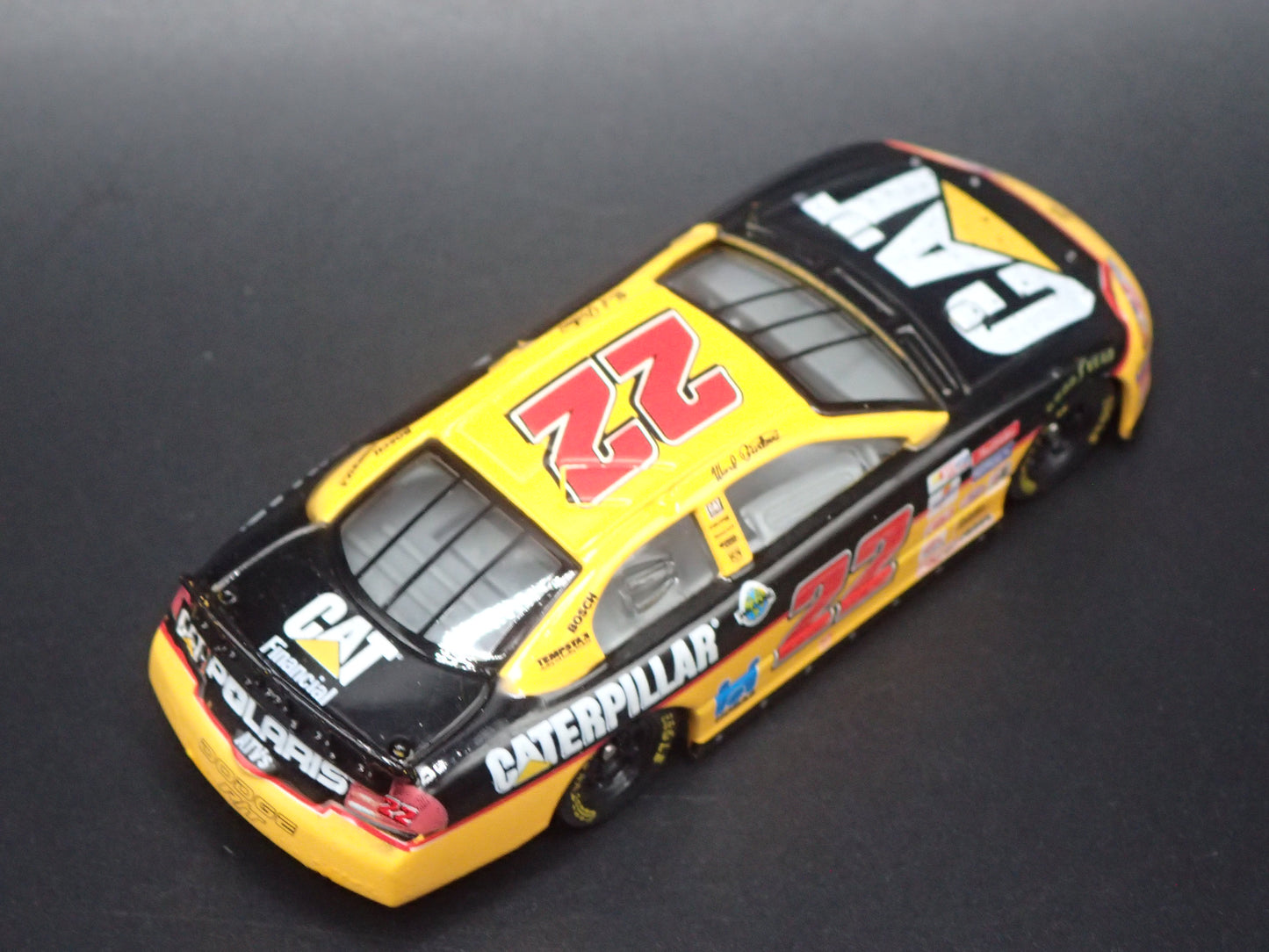 2001 01 DODGE INTREPID 22 WARD BURTON NASCAR 1:64 SCALE DIECAST MODEL CAR