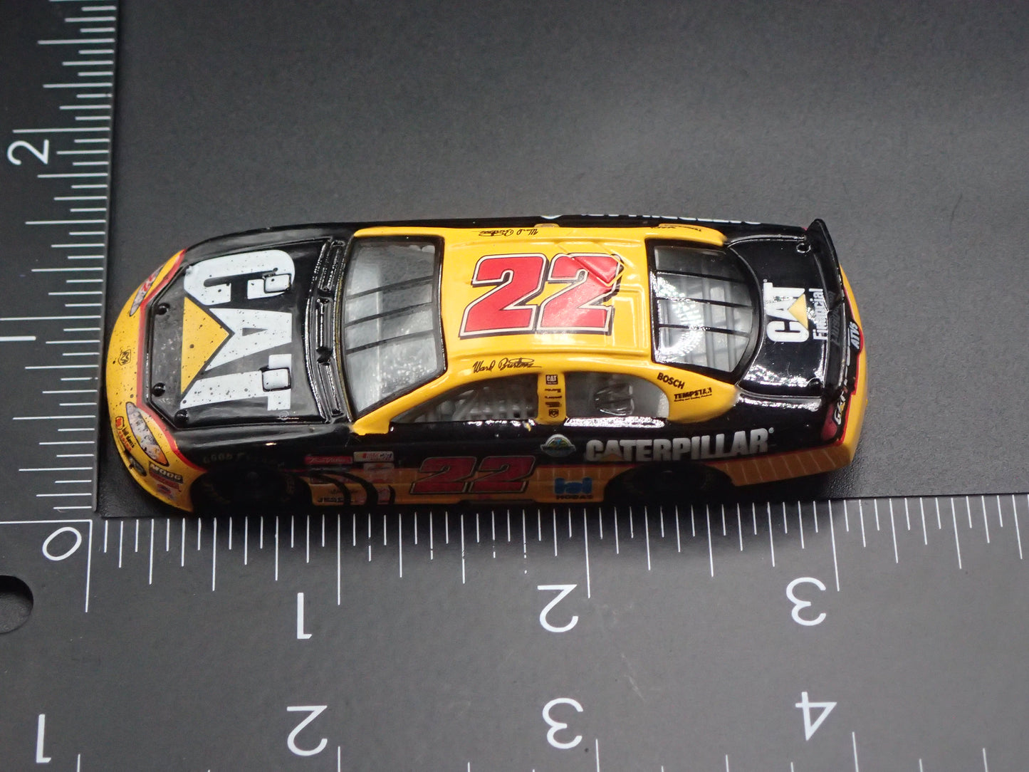 2001 01 DODGE INTREPID 22 WARD BURTON NASCAR 1:64 SCALE DIECAST MODEL CAR