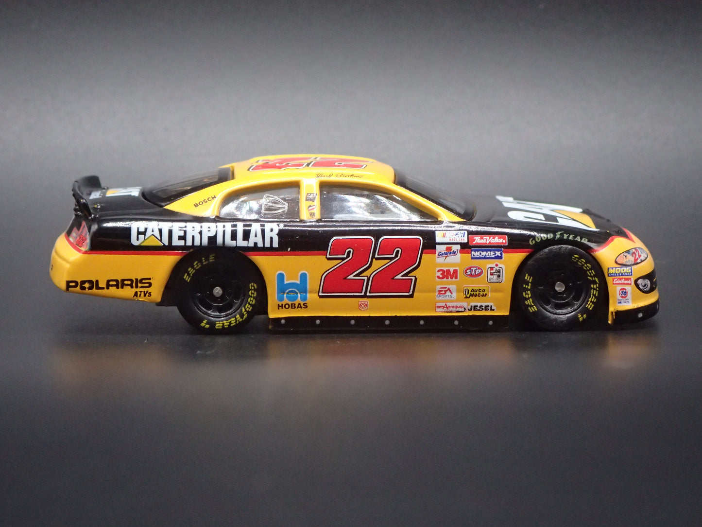 2001 01 DODGE INTREPID 22 WARD BURTON NASCAR 1:64 SCALE DIECAST MODEL CAR