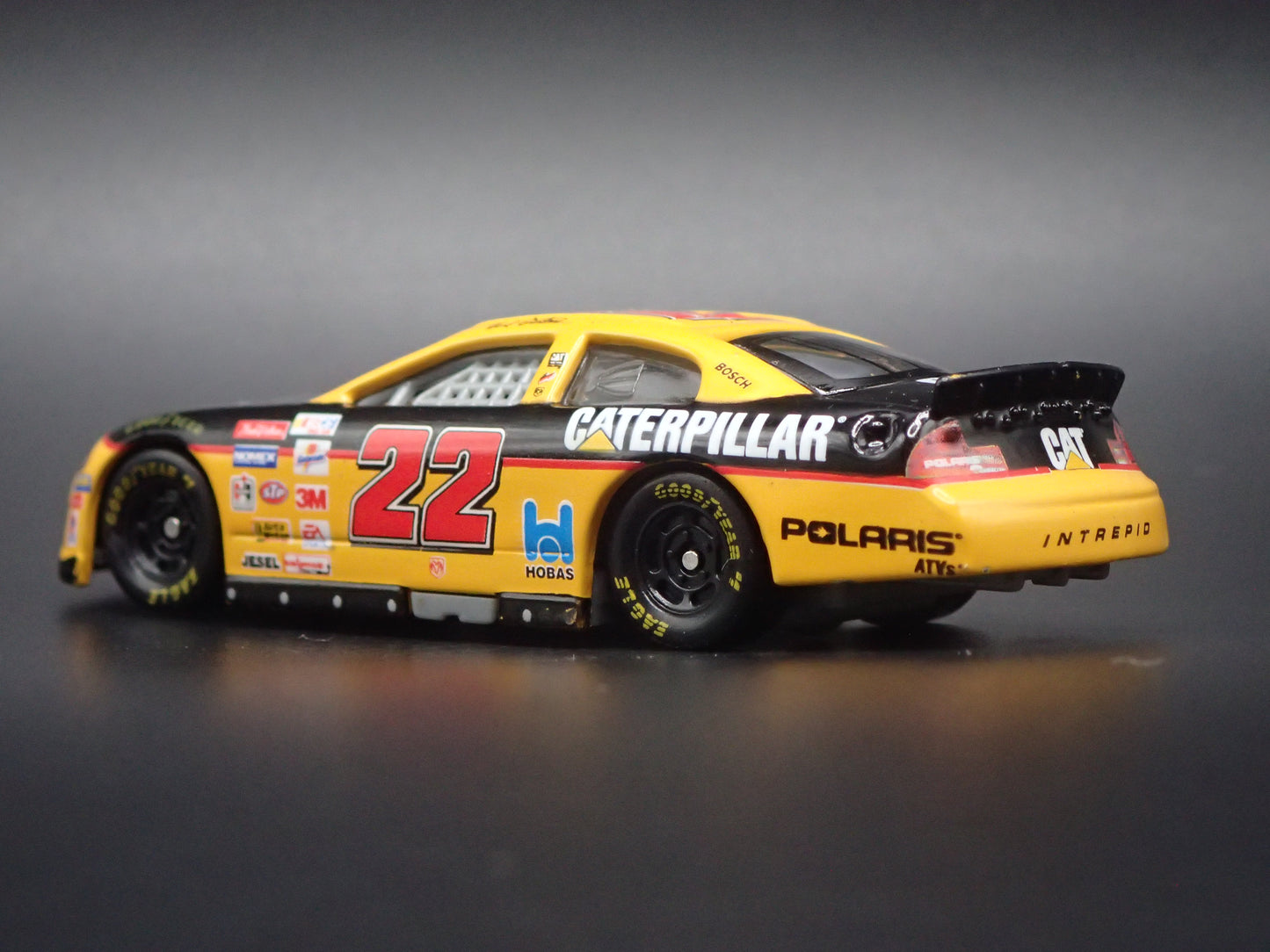 2001 01 DODGE INTREPID 22 WARD BURTON NASCAR 1:64 SCALE DIECAST MODEL CAR