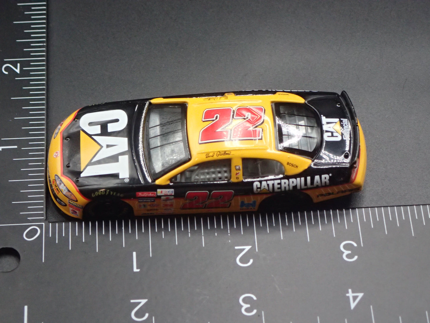 2001 01 DODGE INTREPID 22 WARD BURTON NASCAR 1:64 SCALE DIECAST MODEL CAR