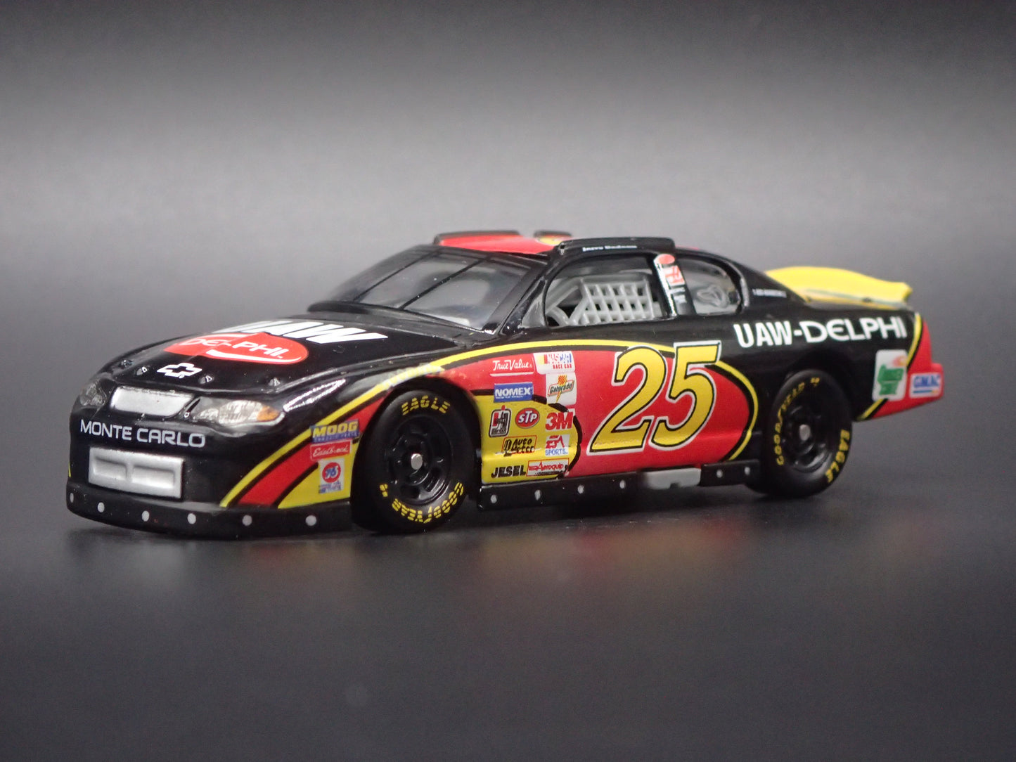 2001 01 CHEVROLET MONTE CARLO 25 JERRY NADEAU NASCAR 1:64 SCALE DIECAST MODEL CAR