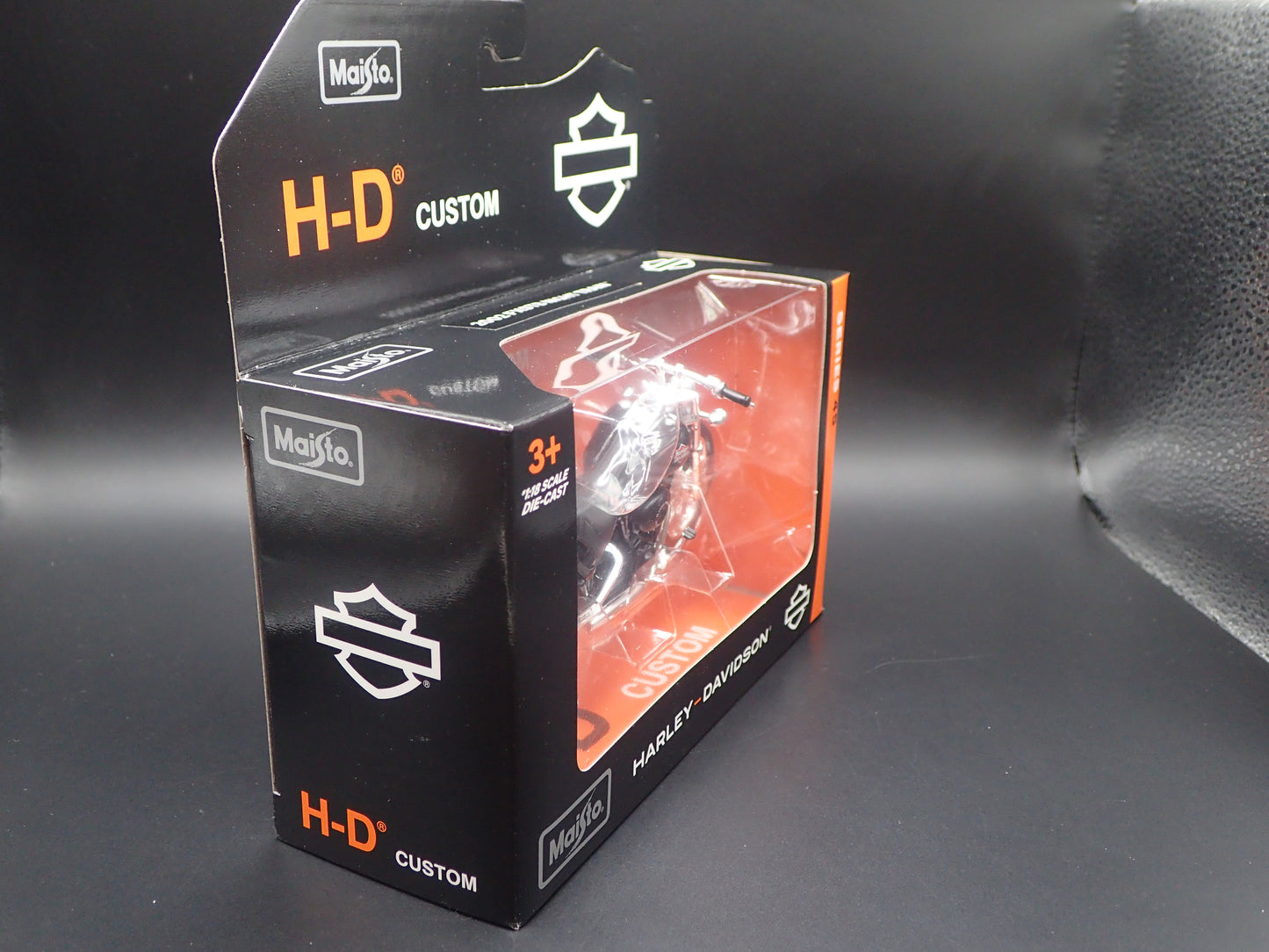 2002 02 FXSTB NIGHT TRAIN HARLEY DAVIDSON MOTORCYCLE MAISTO SERIES 45 1:18 MODEL