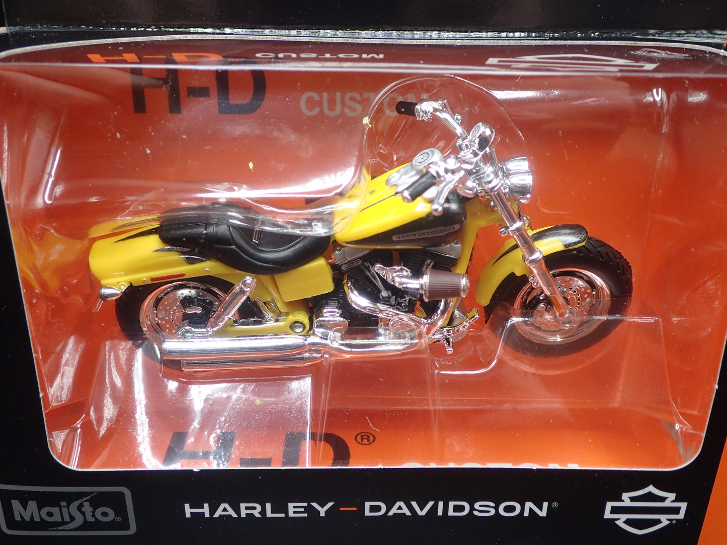 2009 09 FXDFSE CVO FAT BOB HARLEY DAVIDSON MOTORCYCLE MAISTO SERIES 45 1/18 BIKE
