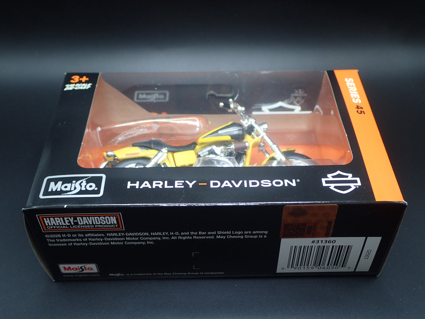 2009 09 FXDFSE CVO FAT BOB HARLEY DAVIDSON MOTORCYCLE MAISTO SERIES 45 1/18 BIKE