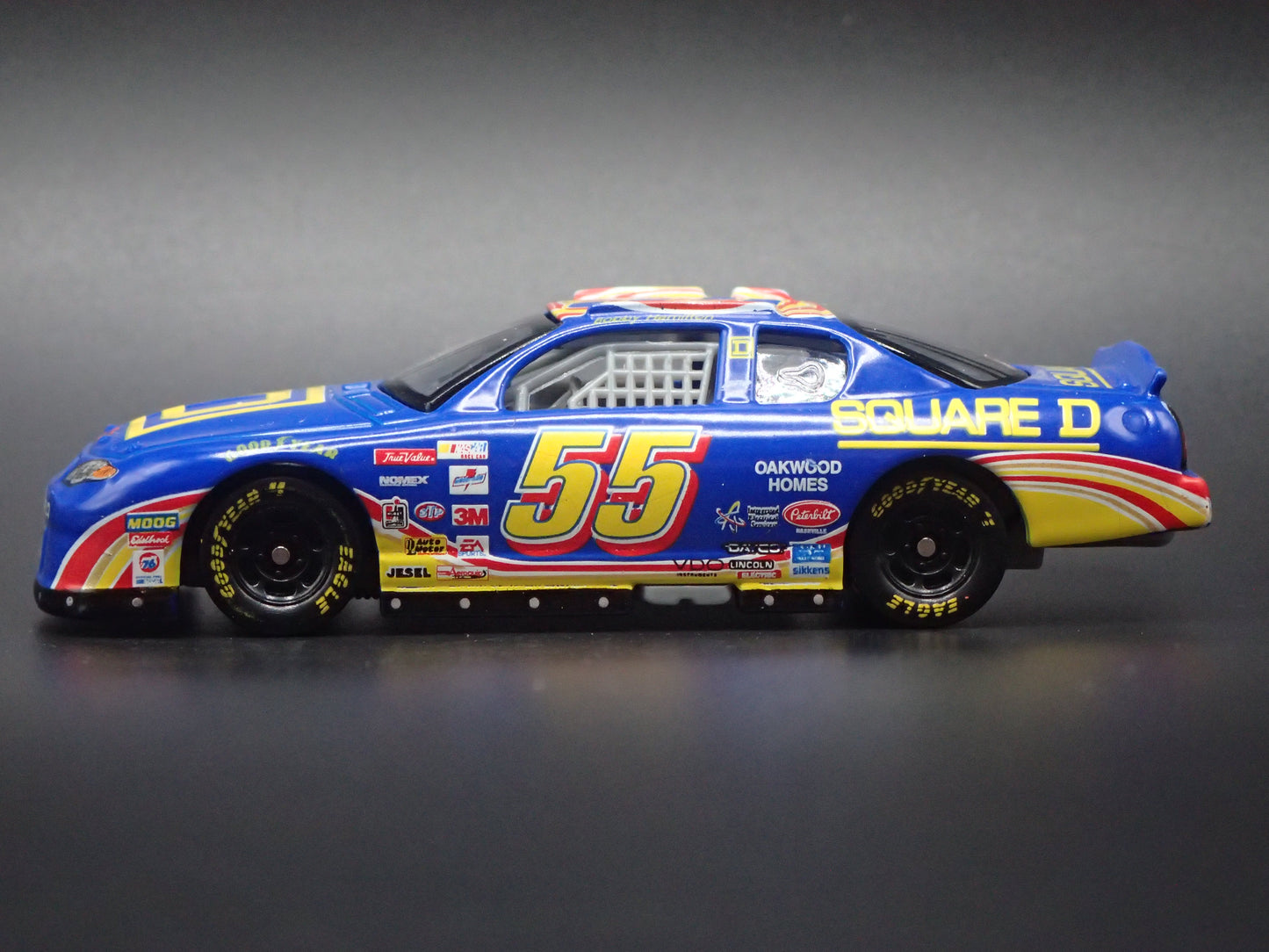 2001 01 CHEVROLET MONTE CARLO 55 BOBBY HAMILTON NASCAR 1:64 SCALE DIECAST MODEL CAR