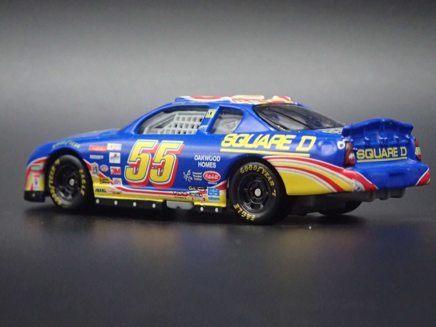 2001 01 CHEVROLET MONTE CARLO 55 BOBBY HAMILTON NASCAR 1:64 SCALE DIECAST MODEL CAR