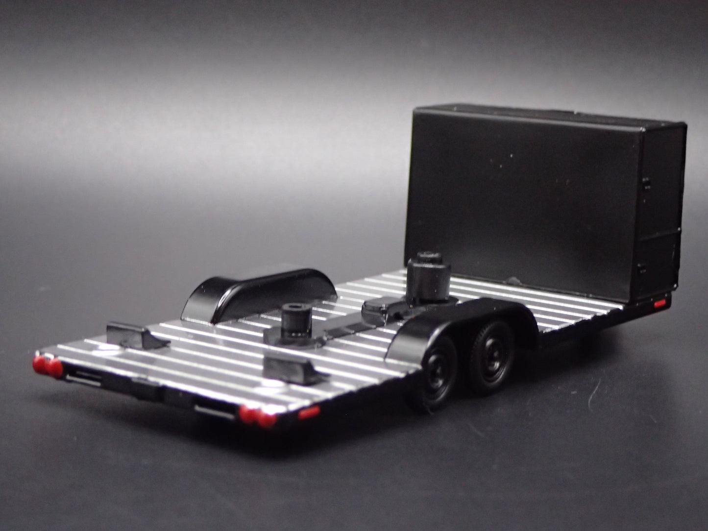 BLACK RACING FLATBED CAR HAULER TRAILER 1:64 SCALE DIORAMA PROP MODEL CAR