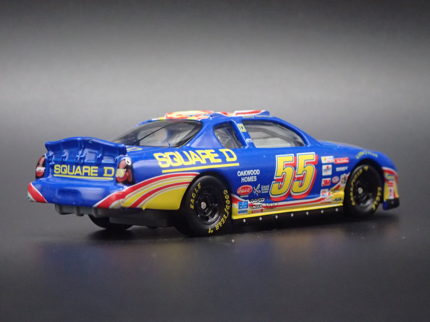2001 01 CHEVROLET MONTE CARLO 55 BOBBY HAMILTON NASCAR 1:64 SCALE DIECAST MODEL CAR