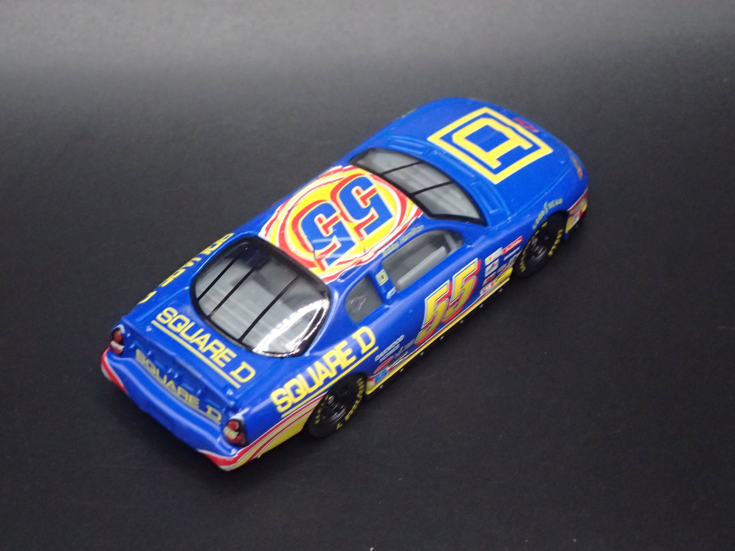 2001 01 CHEVROLET MONTE CARLO 55 BOBBY HAMILTON NASCAR 1:64 SCALE DIECAST MODEL CAR